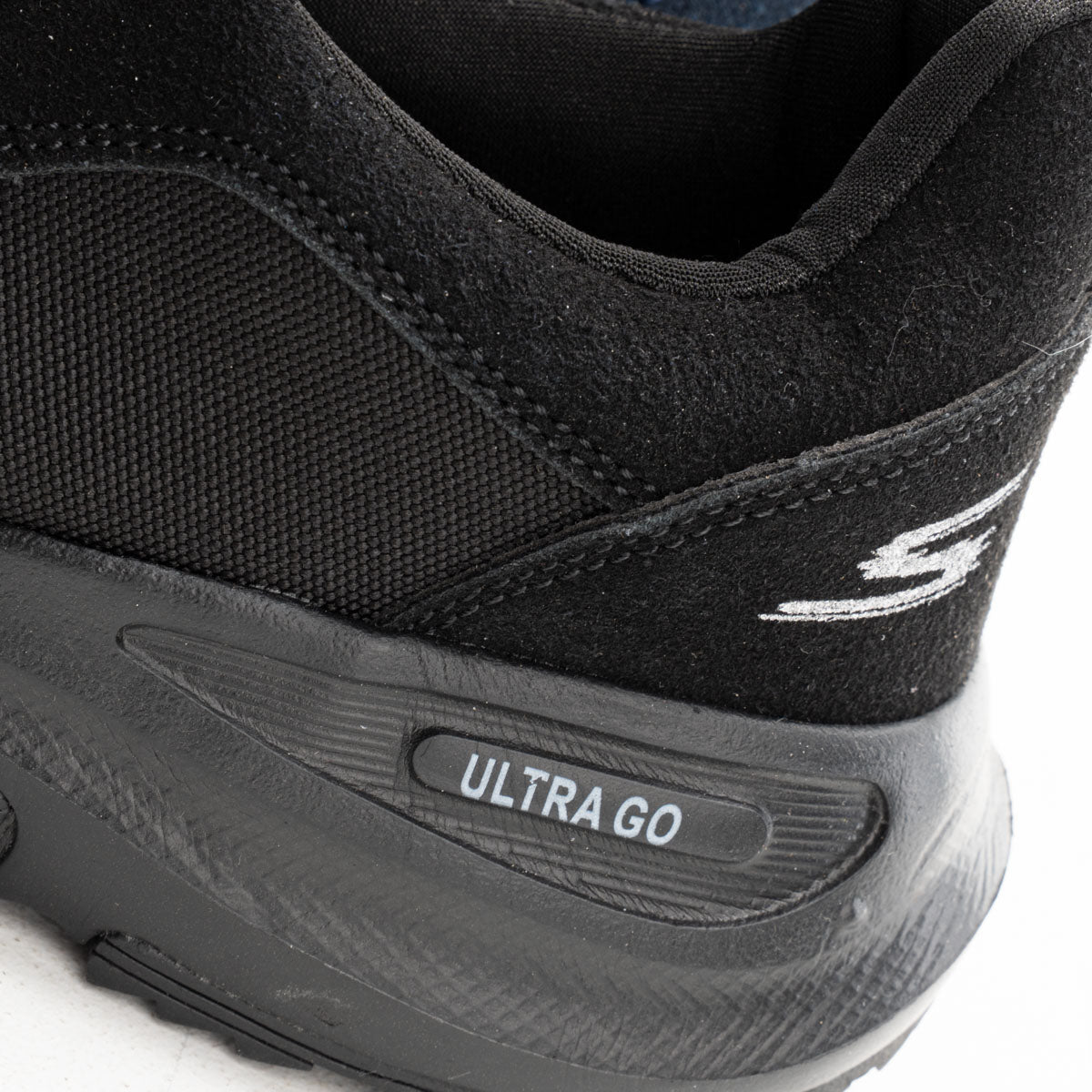 Skechers Slip-On – ULTRA GO Cushioning & Goodyear Sole