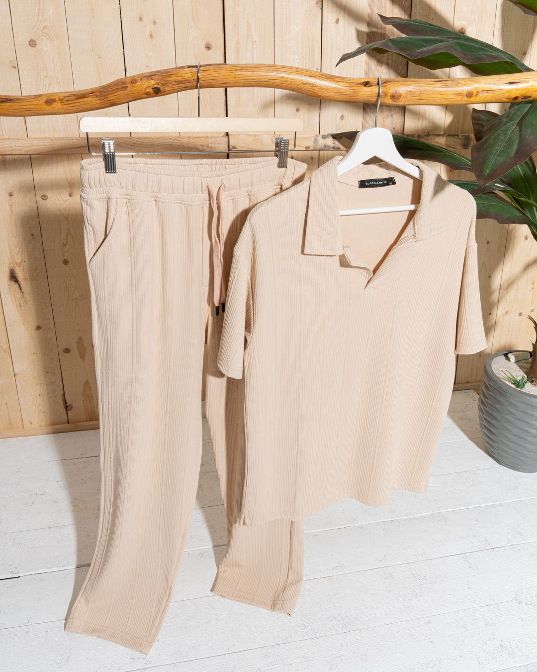 Marseille Fabric Collar T-Shirt & Jogger Set