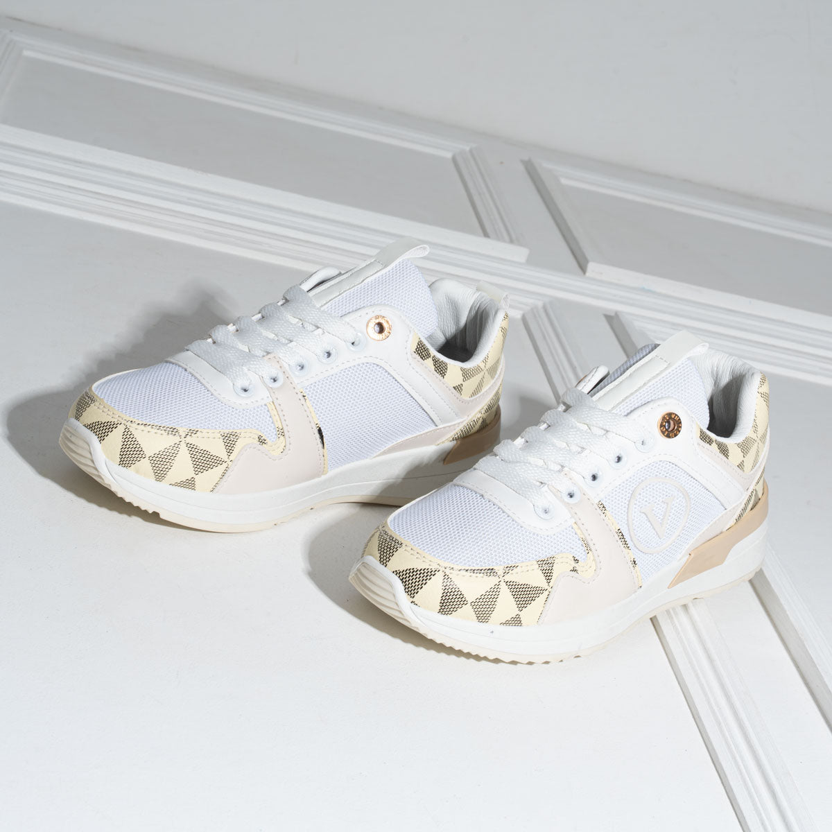 Modern Women’s Sneakers | Comfort Meets Trend