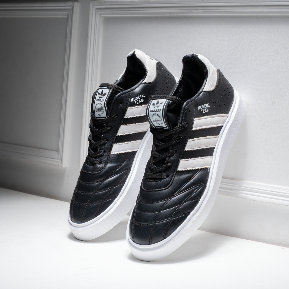 Adidas Sneakers
