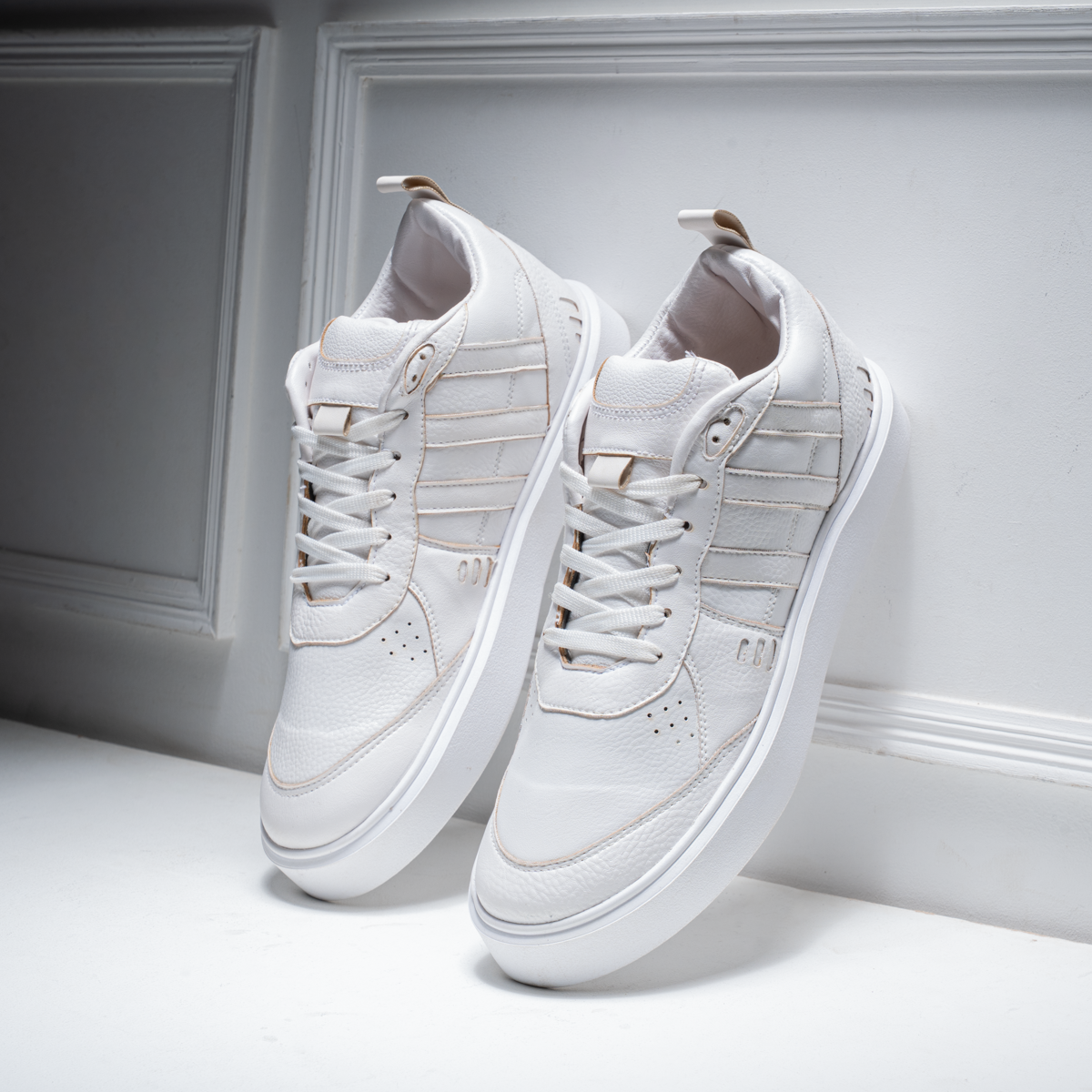 Adidas Sneakers