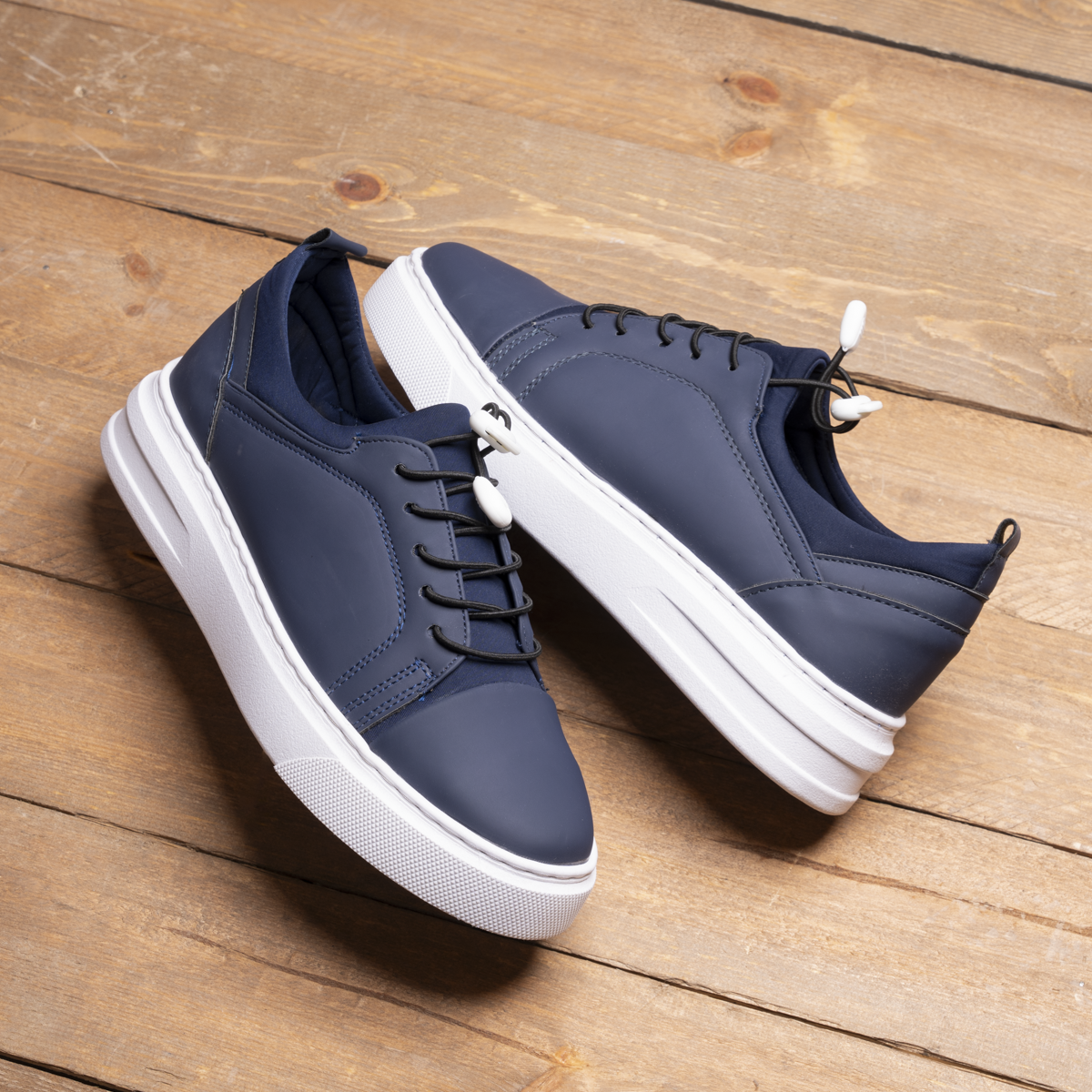Classic Leather Low-Top Shoes