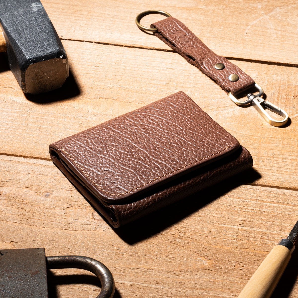 Stylish Men’s Leather Wallet with Keyring – REVO 2