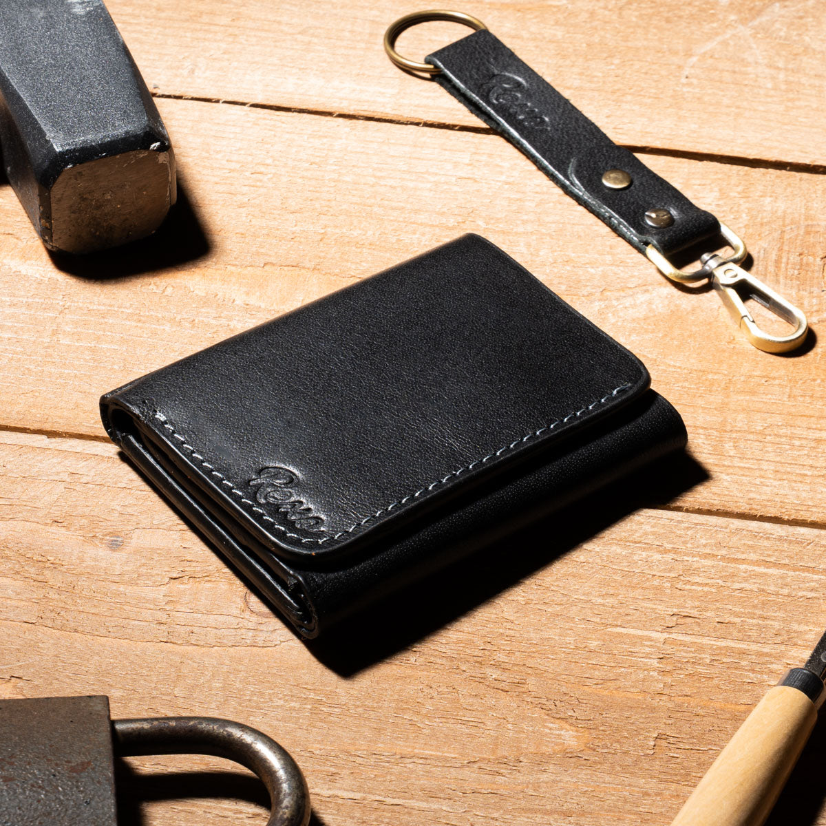 Stylish Men’s Leather Wallet with Keyring – REVO 2