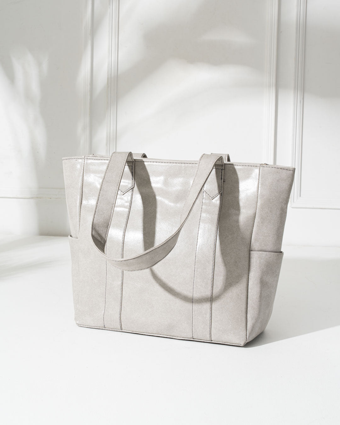 Women’s Chic Leather Handbag – Premium Finish