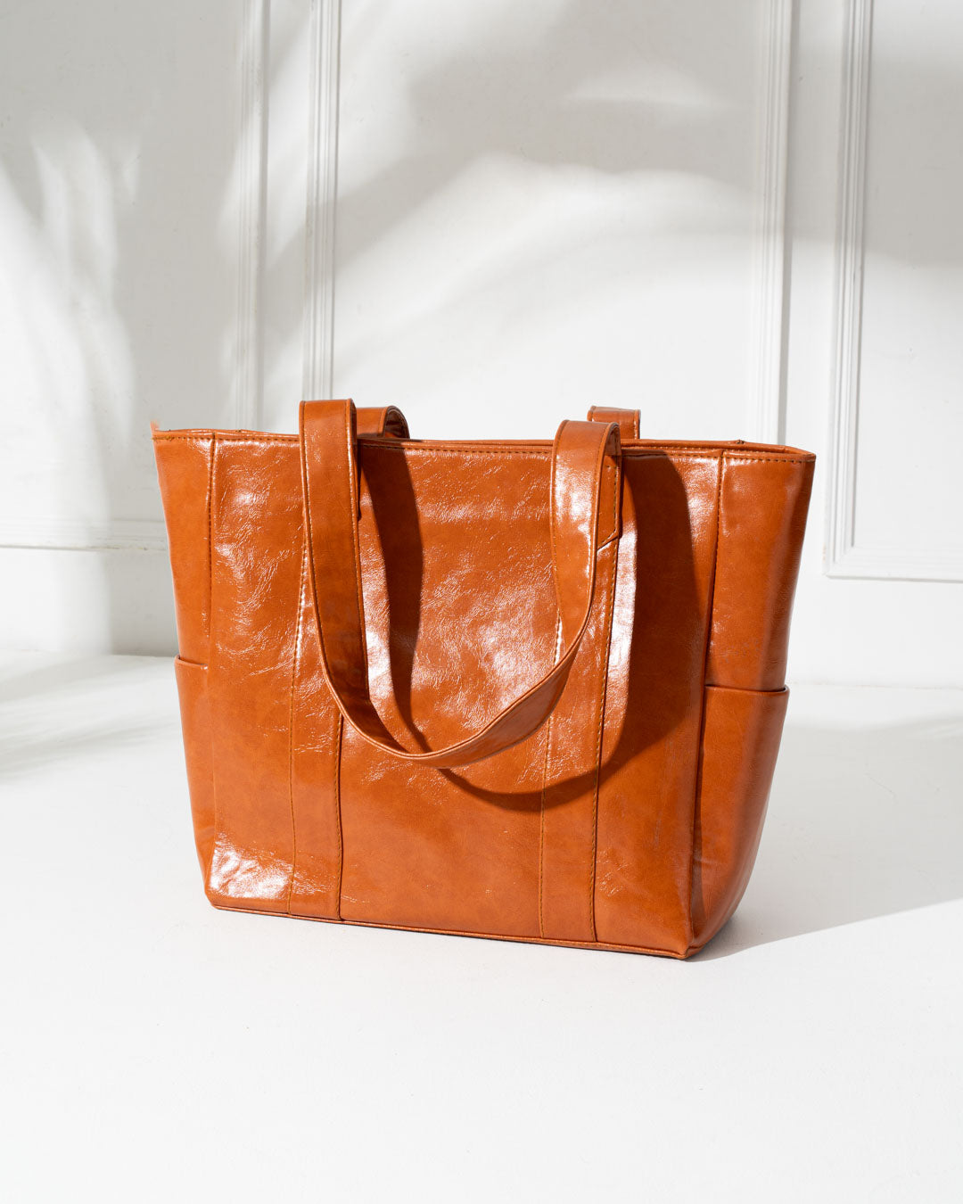 Women’s Chic Leather Handbag – Premium Finish