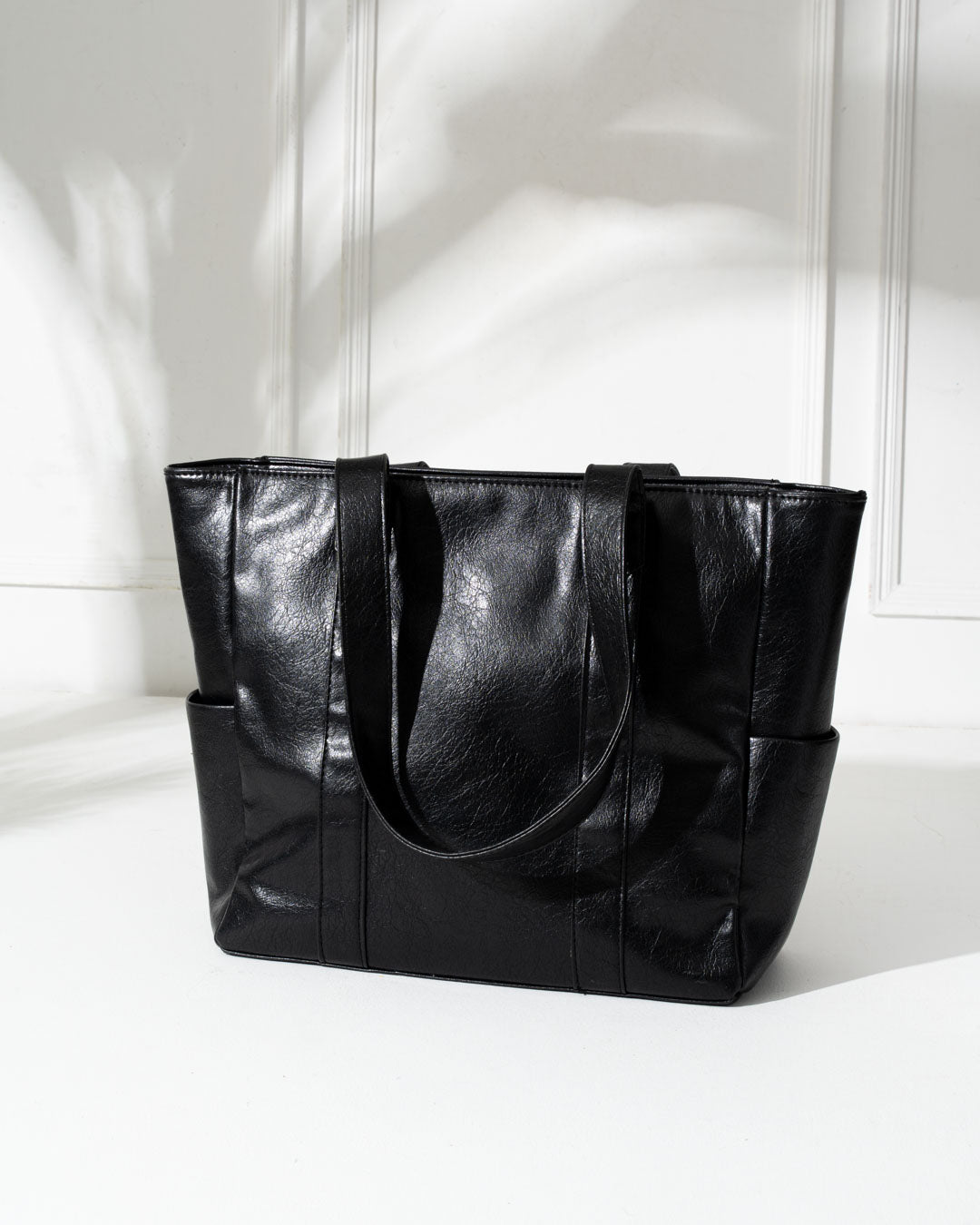 Women’s Chic Leather Handbag – Premium Finish
