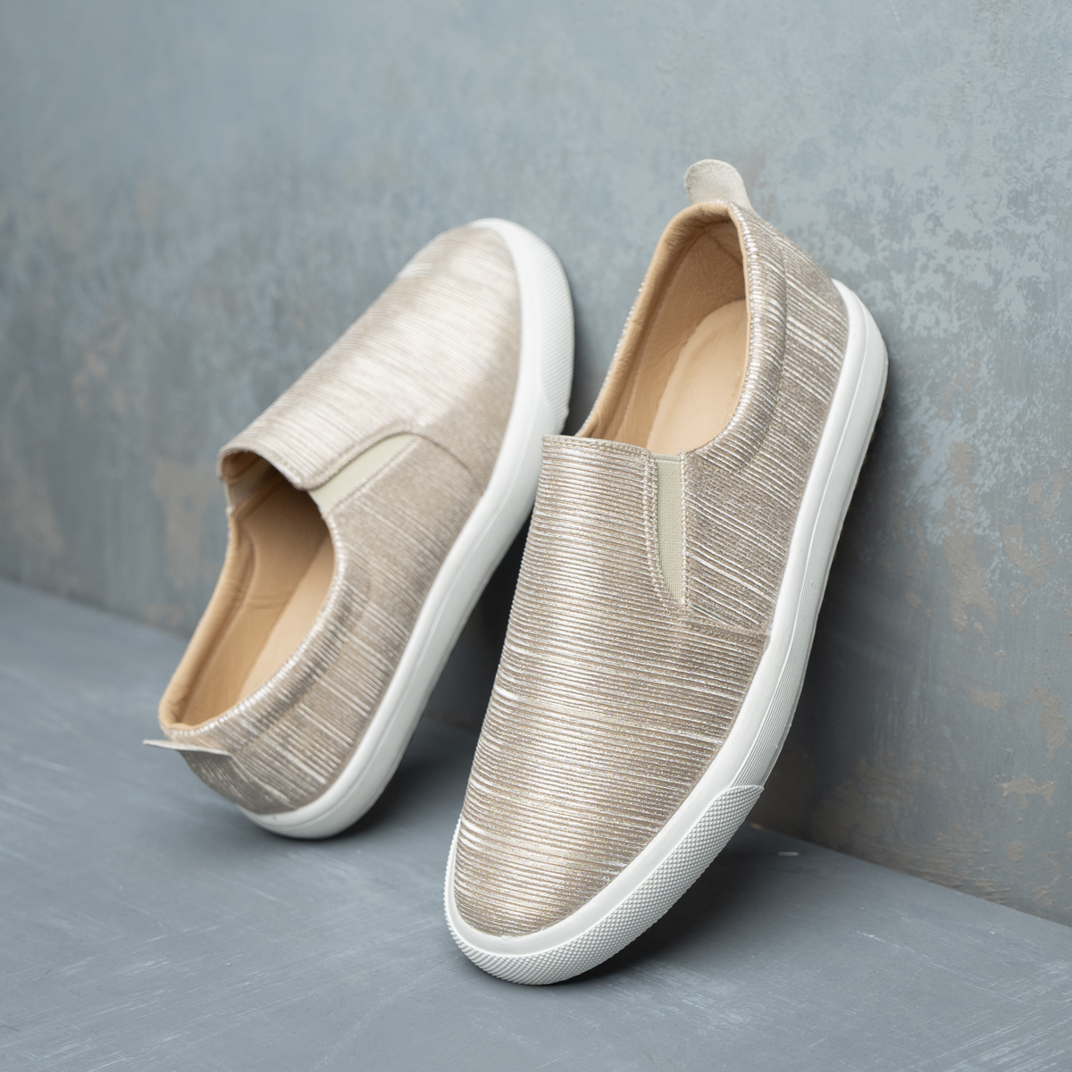 Women’s Elegant Elastic Sneakers