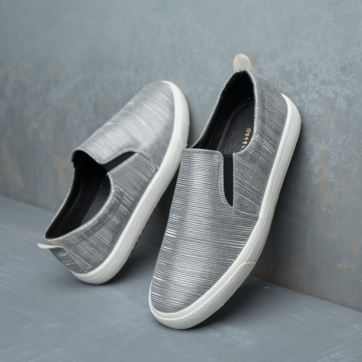 Women’s Elegant Elastic Sneakers