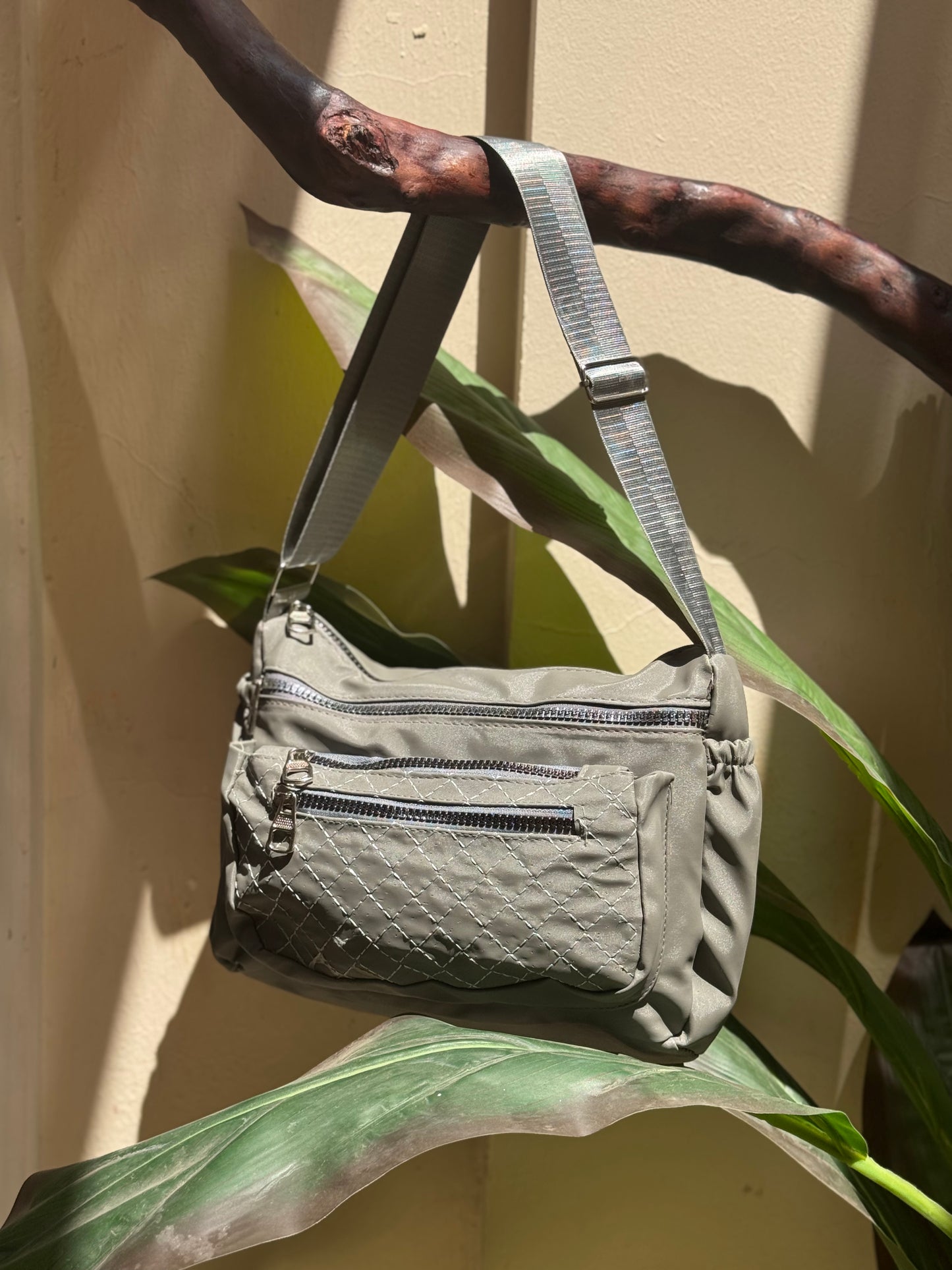 Everyday Waterproof Crossbody – 3 Zippers
