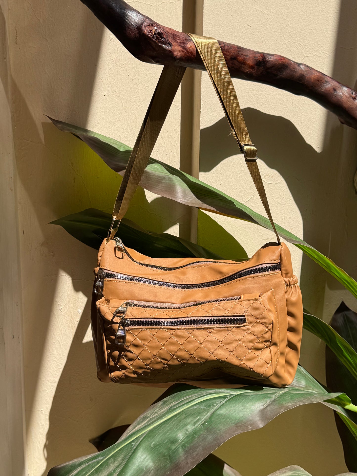 Everyday Waterproof Crossbody – 3 Zippers