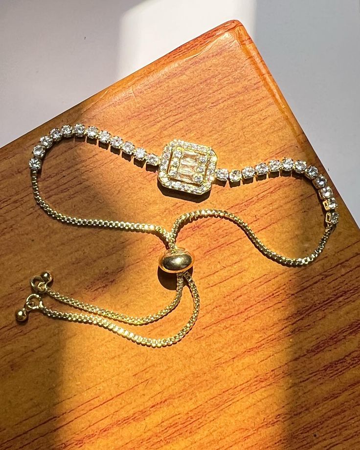 Lazurde Minimal Bracelet