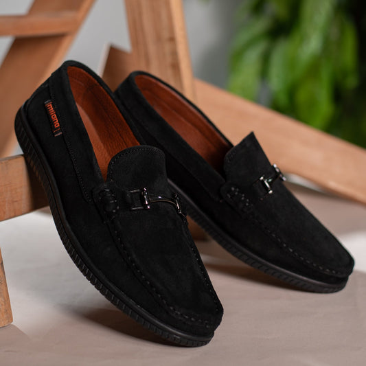 Vans Suede Sneakers – Trendy & Comfortable