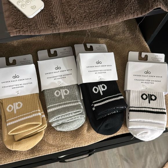 Alo Unisex Half-Crew Socks