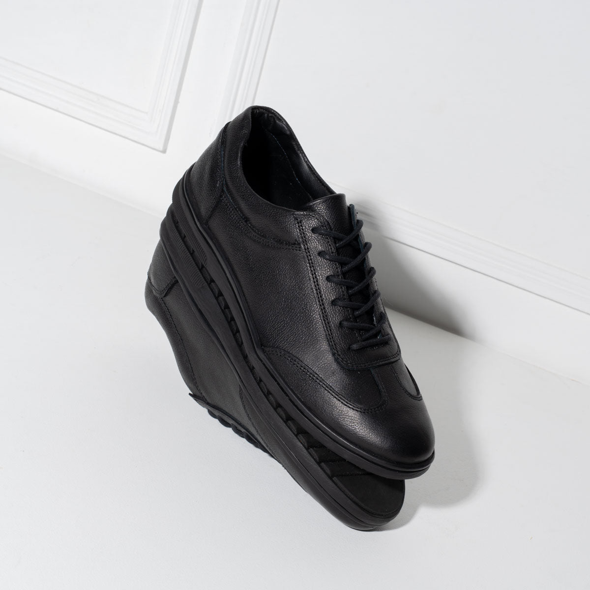 ClassicFit Men’s Cow Leather Shoes