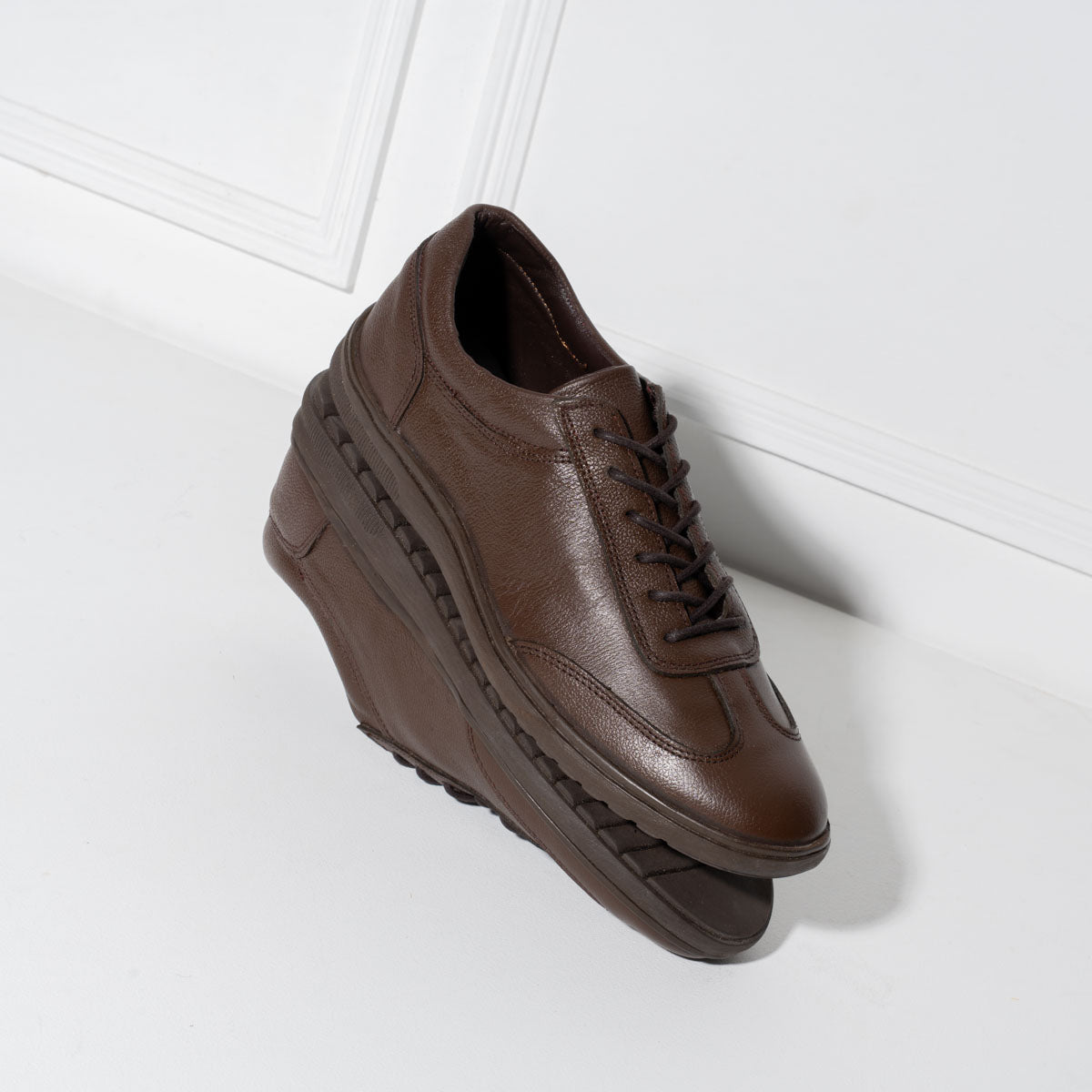 ClassicFit Men’s Cow Leather Shoes