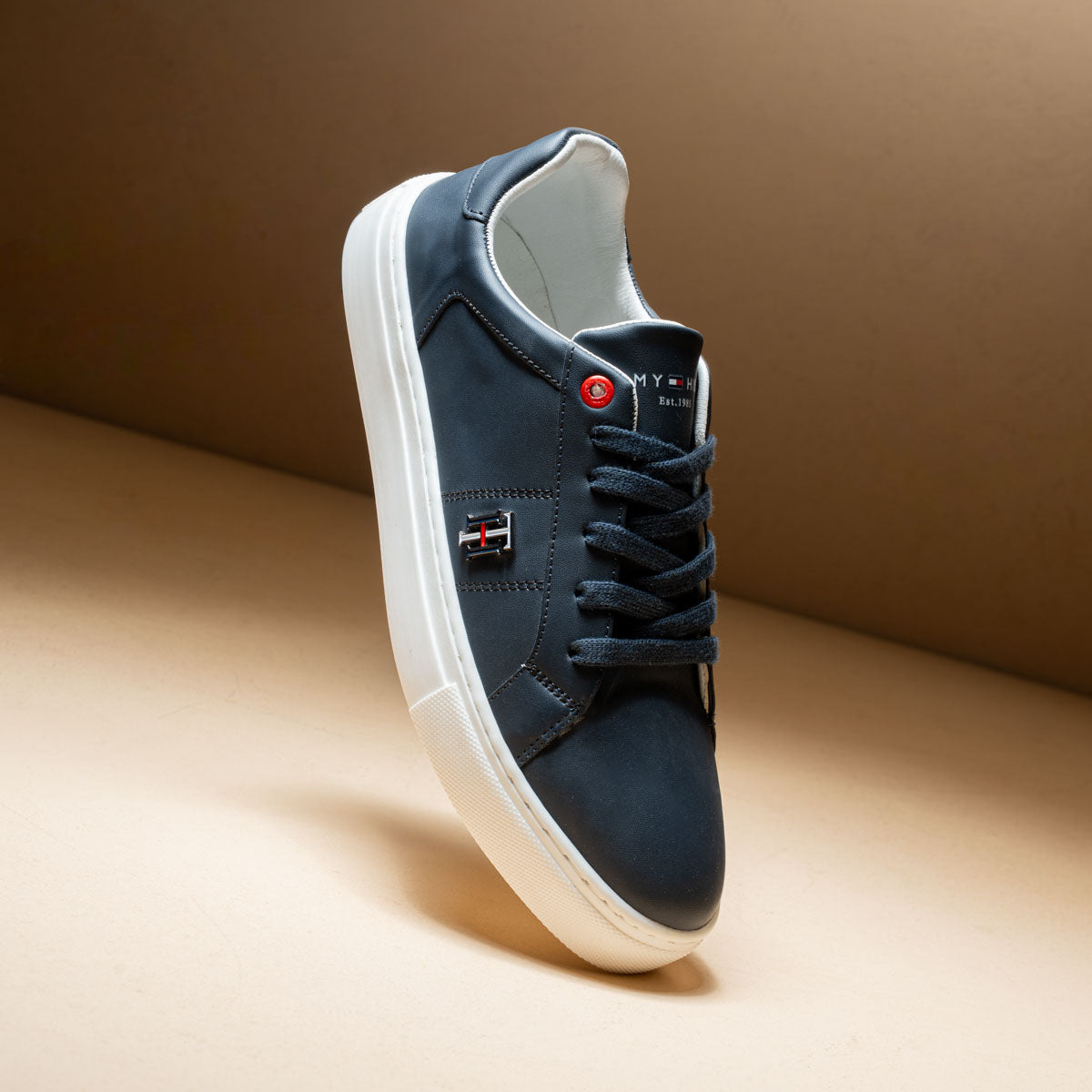 Urban Ease – Men’s Low-Top Leather Shoes