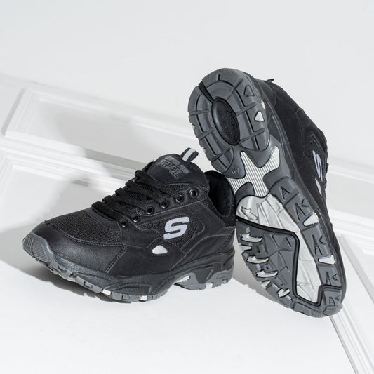 High-Performance Men’s Sneakers for Outdoors