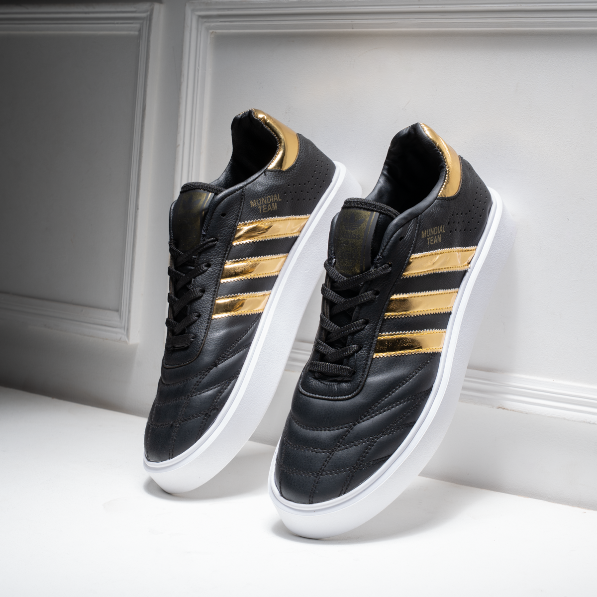 Adidas Sneakers