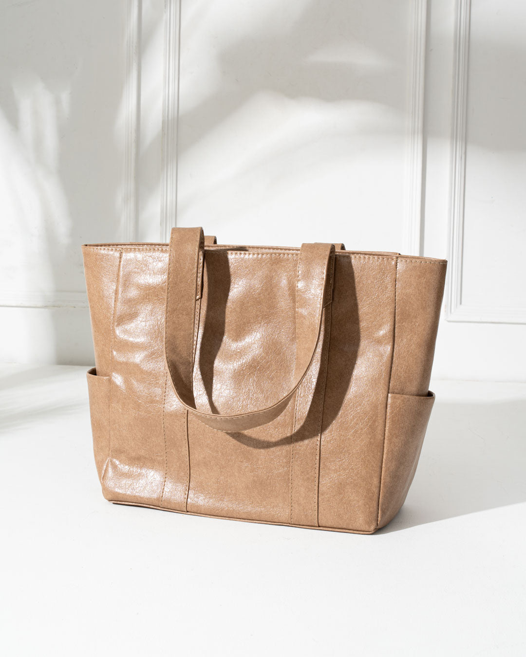 Women’s Chic Leather Handbag – Premium Finish