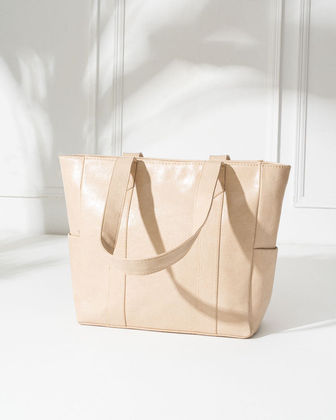 Women’s Chic Leather Handbag – Premium Finish
