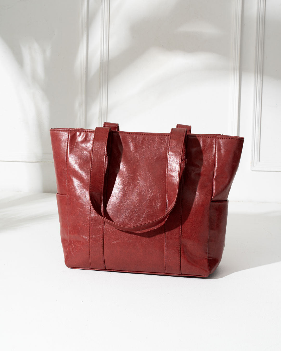 Women’s Chic Leather Handbag – Premium Finish