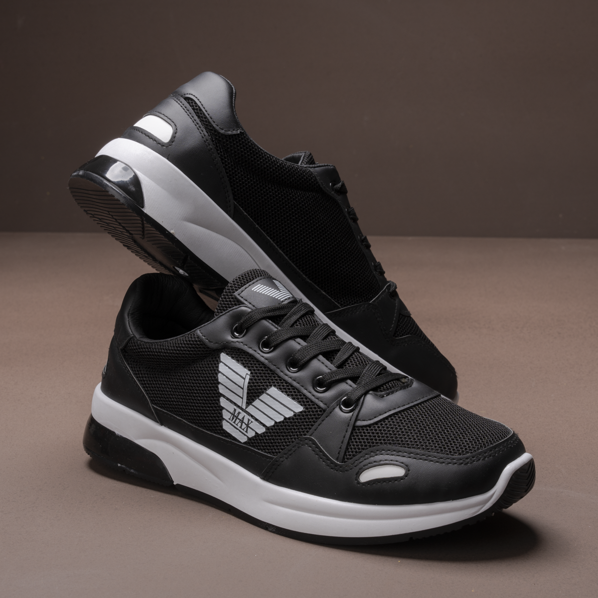 Stylish Men’s Sneakers