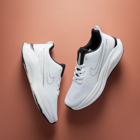 Nike Men’s Lightweight Sneakers