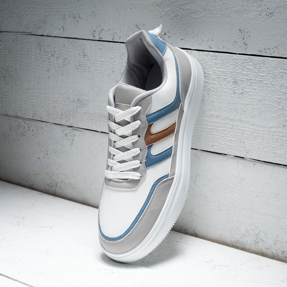Men's Trendy Lace-Up Sneaker