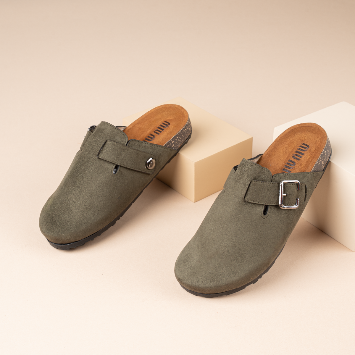 Premium  suede clogs
