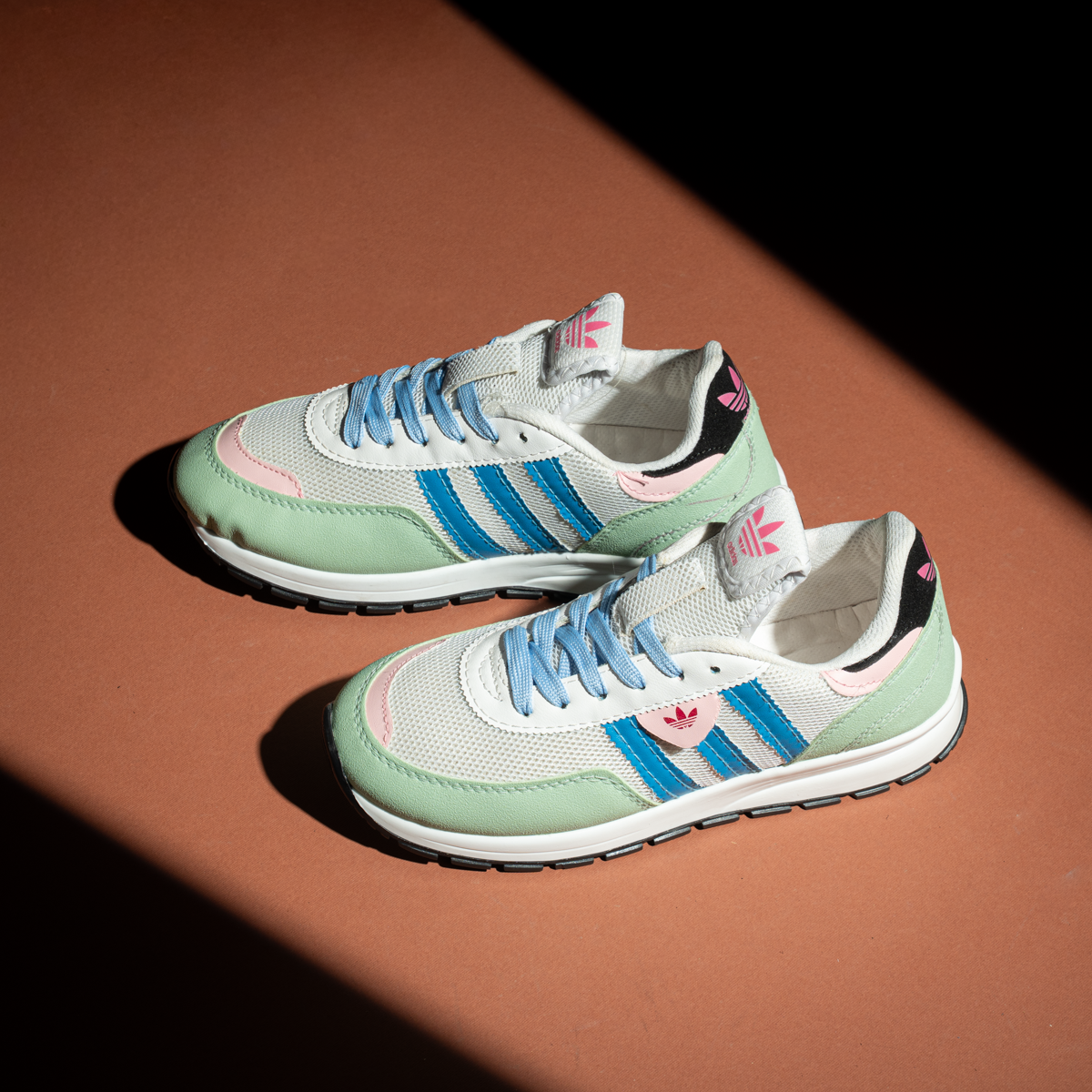 Adidas Sneakers
