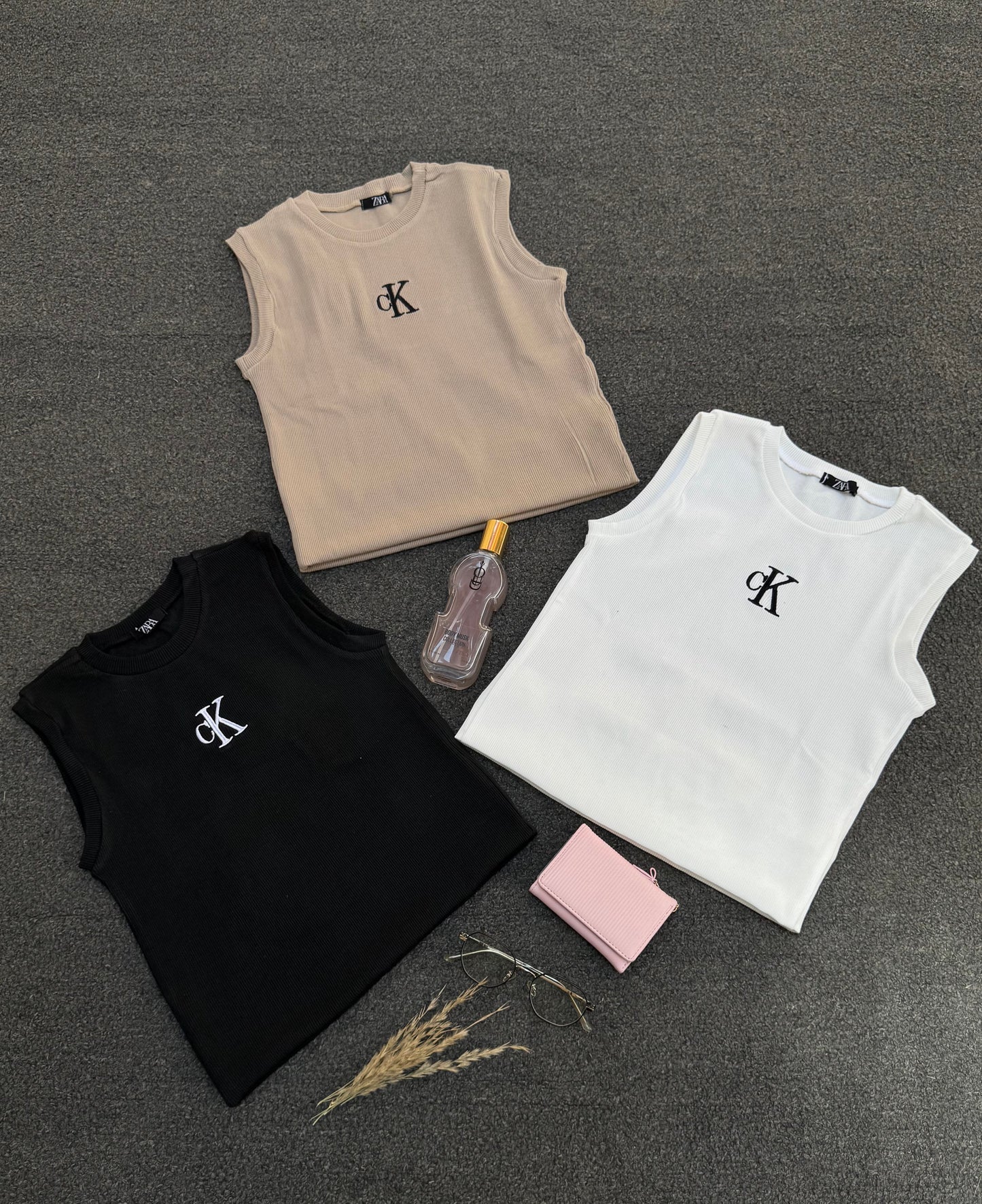 Chic Women’s One-Size Ribbed Tee