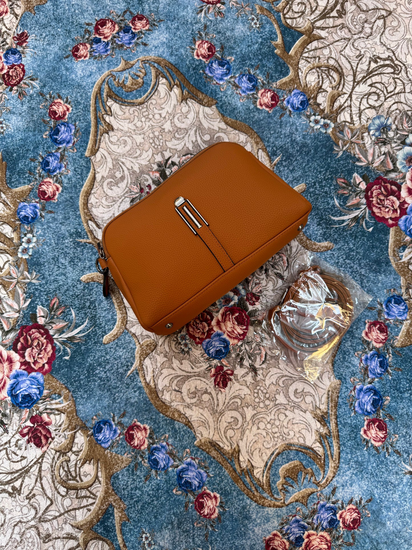 Practical & Elegant Women’s Leather Crossbody