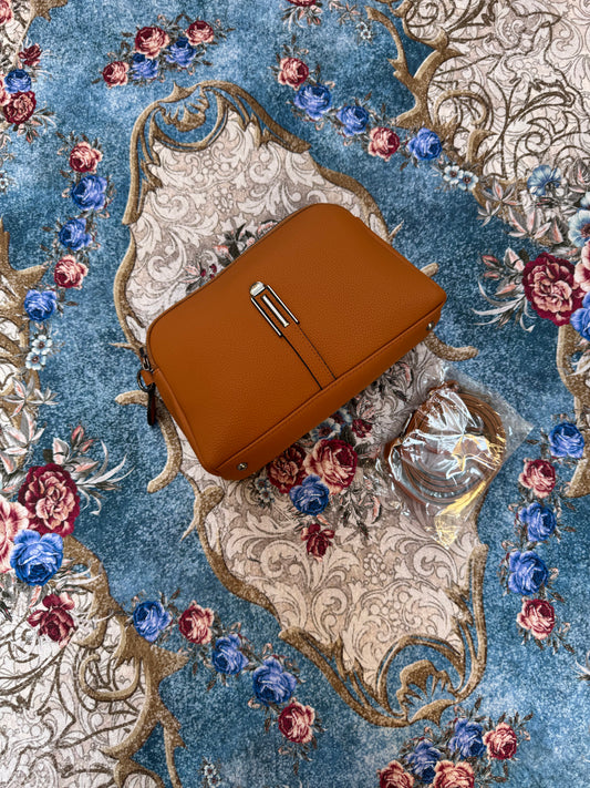 Practical & Elegant Women’s Leather Crossbody