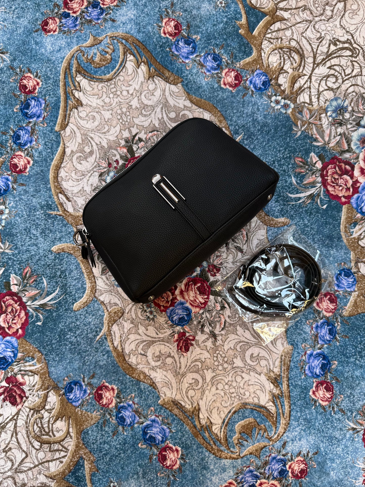 Practical & Elegant Women’s Leather Crossbody