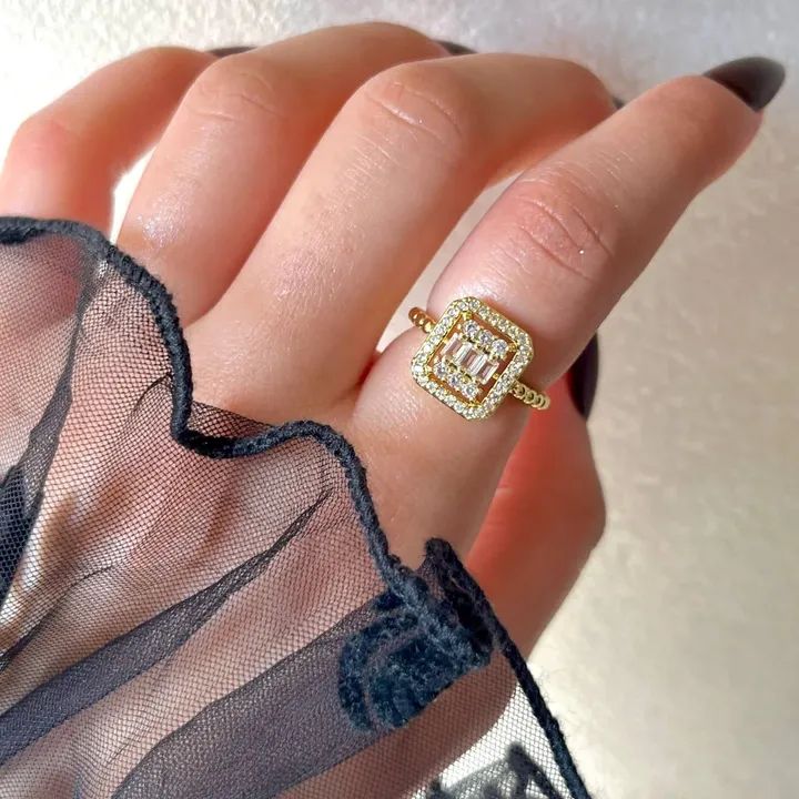 Lazurde Minimal Ring